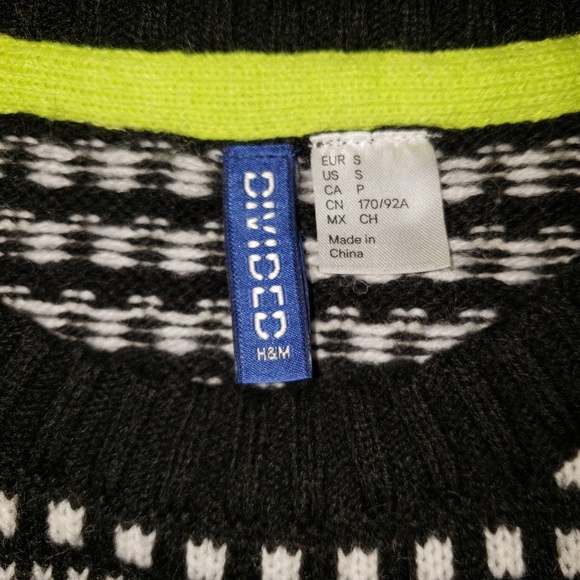 🎉Black & white H&M Sweater | Sz S - Picture 3 of 3